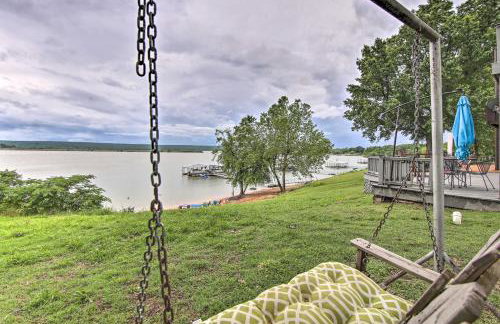 Lakefront Home with Private Beach Access! - Foto 24