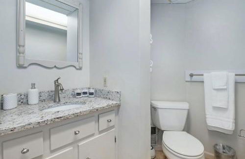 Elegant 3BR Oasis in Dundee Close to Downtown - Foto 47