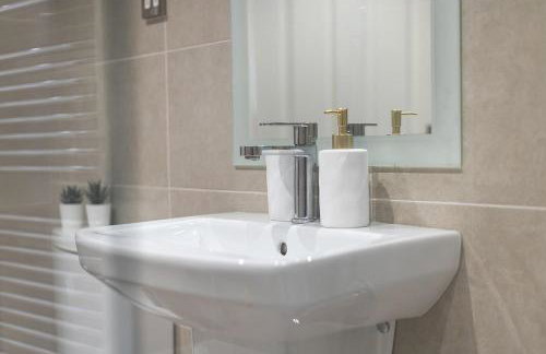 Stunning and Spacious Harrogate Apartment - Photo 28
