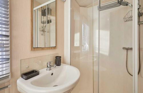 Host and Stay - 421 Wooler Park - Photo 19