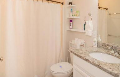 2 Bedroom Unit w Elevator & In-Unit Laundry - Foto 6