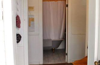 The Mountain House - An Oasis in Town! Summer Sleeps 10! - Foto 12