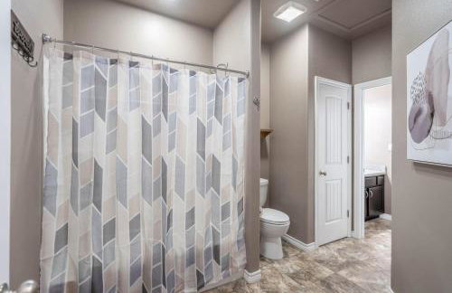 Sunset Retreat, Clean Modern 3BR, Garage, Near 191 - Foto 33