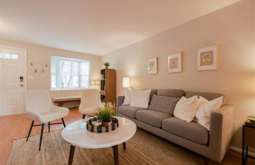 Townhome in Northern Virginia, Close to DC, Pets Okay, Fenced Yard, Fast - Foto 3