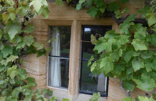 Charney Manor - Photo 19