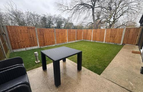 Private cinema studio guest house with garden - Foto 11