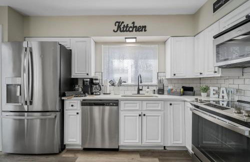 Bellerive Hangout with Hot Tub by StayLage - Foto 5