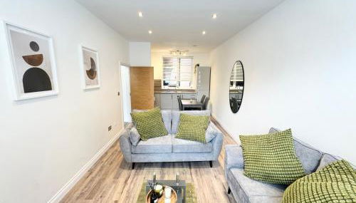 STUNNING APARTMENT - 2 DOUBLE BEDROOMS - EN-SUITE - FREE ALLOCATED PARKING - JQ QUARTER - BIRMINGHAM CITY CENTRE - SLEEPS 6 GUESTS - 2 BATHROOMs - Foto 2