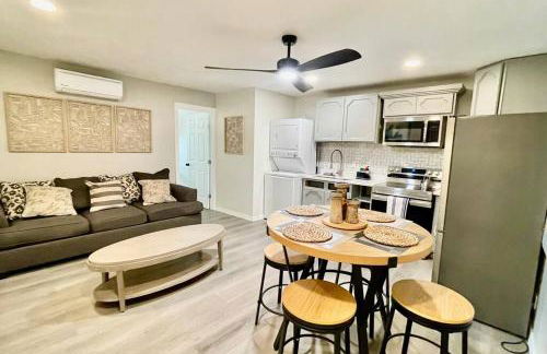 Apartment B, Restful,Cozy, close Sunland Park Mall - Foto 1