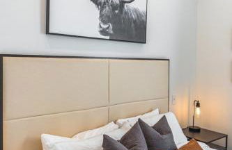 Stylish 4 Bed with Rooftop, Garage Near Hot Spots Less Than 5 Mins to Belmont, 10 Mins to Broadway, 24 Hour Hospitality Team, Perfect for Groups, Available for Long Term Rental - Foto 27