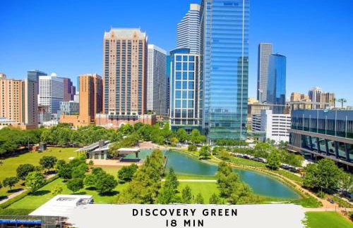 5-BD Modern Central Getaway w Hot Tub - Mins to DT - Foto 35