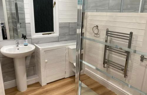 Orchard Retreat - Rural Cabin - Private Hot Tub! - Photo 13