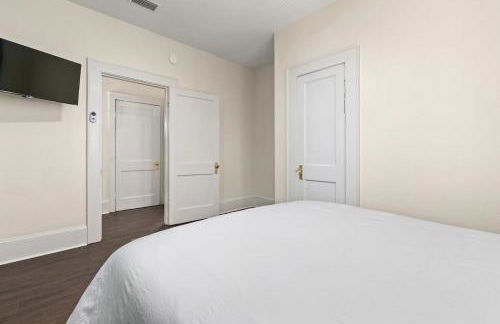 Modern Escape in Historic District - Foto 18