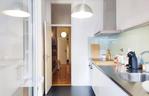 E36 - AC & Parking - Bright & Spacious Apartment - Foto 17