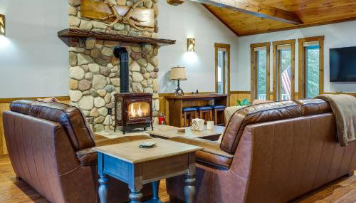 Adirondack Retreat with Heated Pool and Scenic Views! - Foto 3