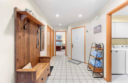 Golf Course View Condo Walk to Town & Pools - Foto 15