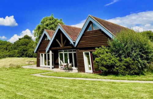 House on the Brooks Self catering Holiday let South Downs West Sussex Sleeps 14 - Foto 2