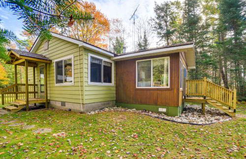 Dock and Fire Pit Lakefront Cottage in Gould City! - Foto 24