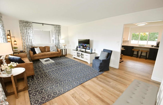 Modern 5 Bedroom Home Sleeps up to 12 15 min Walk to ND 2329 - Foto 2