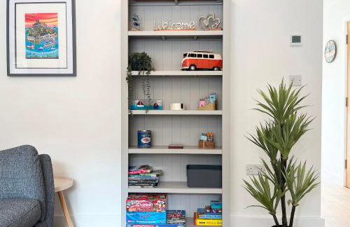 Beautiful 3 Bed Townhouse with Parking, close to Sea Front - Photo 8