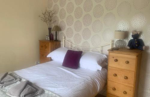 Mid-Wales Farmhouse, swimming pool, tranquil countryside views, sleeps 14 - Foto 45