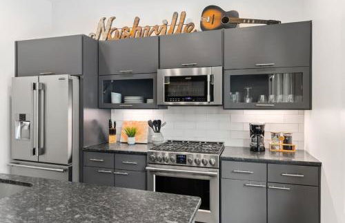 12 South Home WALK to Belmont with Deck and Patio - Foto 20