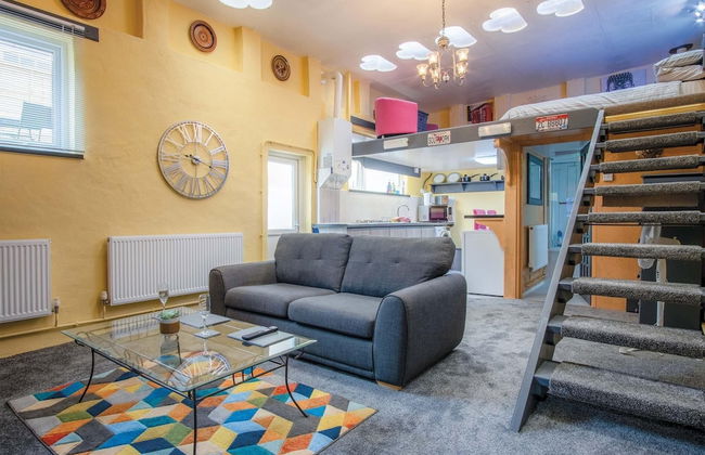 Clouds - 1 Bedroom Holiday Home - Milford Haven - Photo 18