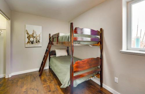 Stunning Alaskan Getaway with River and Mtn Views - Foto 24