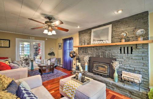 Stylish Suburban Getaway, 10 Miles to Royal Mtn! - Foto 1