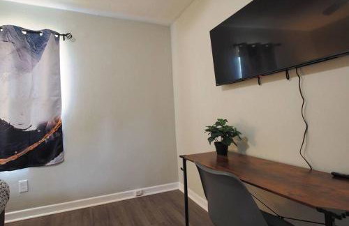 Spacious Modern 5 Bedrooms JAX - Photo 2