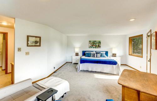 Serene La Conner Retreat with Fireplace and Deck! - Foto 15