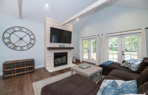 My Blue Haven - Shared lake access across the street! Glamorous home! - Foto 24