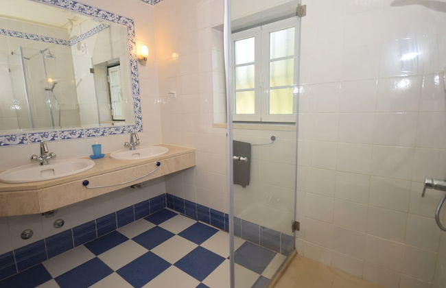 Family Retreat With Pool; Caldas da Rainha - Photo 21