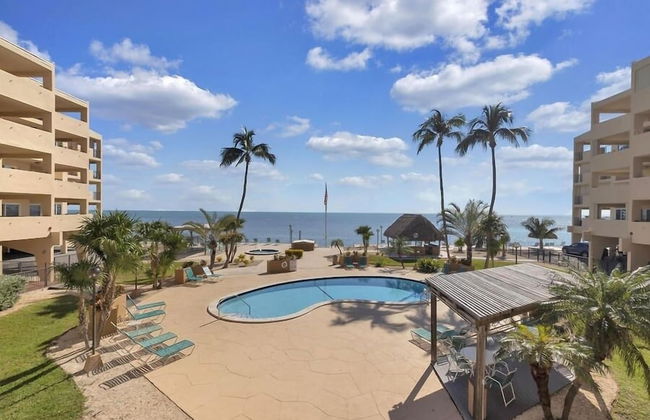 Updated Unit With Beautiful Florida Bay Sunsets 1 Bedroom Condo by RedAwning - Photo 20