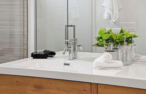 Comfy 3-BD Apt near United Center with Balcony - Foto 30