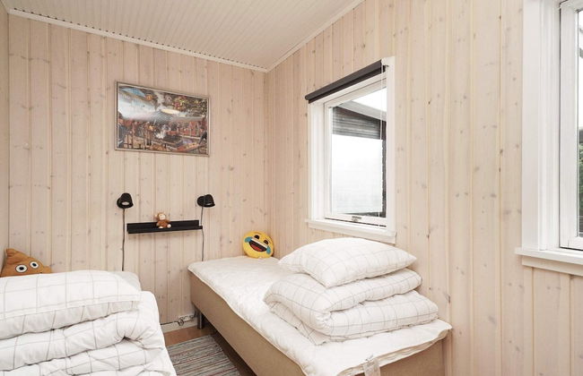 6 Person Holiday Home in Hojby - Photo 3