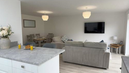 Low Street Escape 3 Bed, Sleeps 9, Gated Drive, WiFi, Contractors - Foto 2