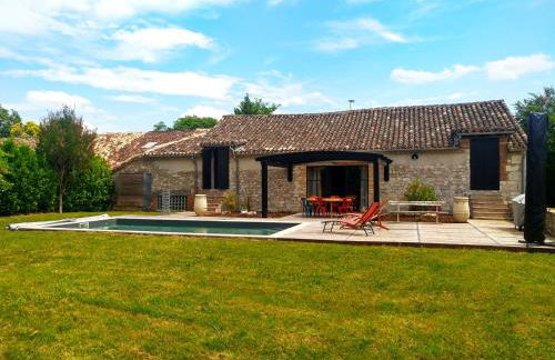"La Case" - Magnifique ferme rénovée au cœur de la nature - Piscine privée sans vis-à-vis - Vue dégagée - Jardin - Stationnements gratuits devant la propriété - Belles prestations - Foto 27