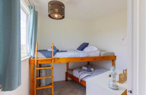 Sea View Holiday Chalet, access to sandy beach - Pets go free - Foto 3