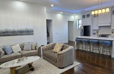 The Luxe Building- 2 Bedroom Apartment in Metropolis - Photo 35