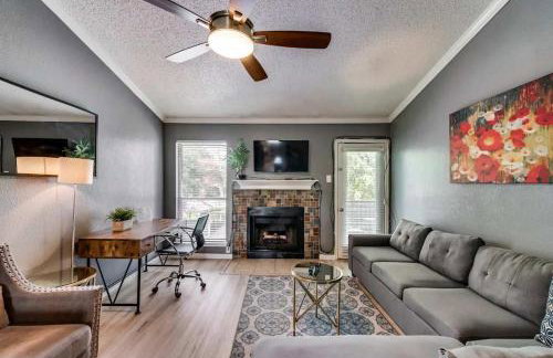 Serene 2BD Condo South Irving I18 - Foto 13