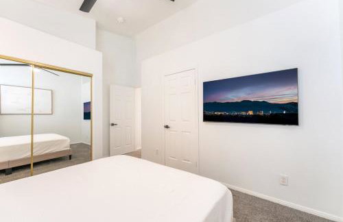 Luxury Vegas Escape,Pool, Playroom & Mtn Views - Foto 23