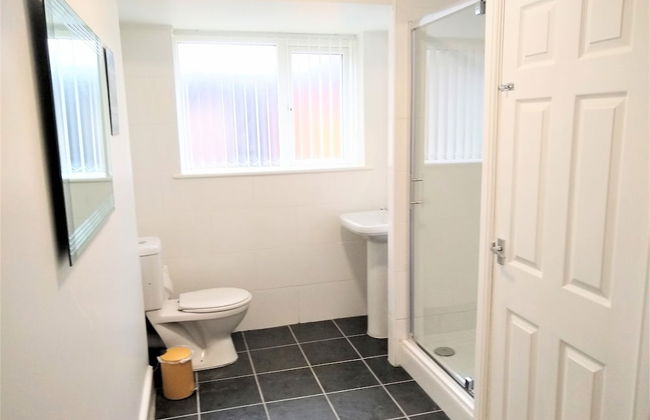 Modern Comfy 2-bedroom Flat in St Helens - Foto 6