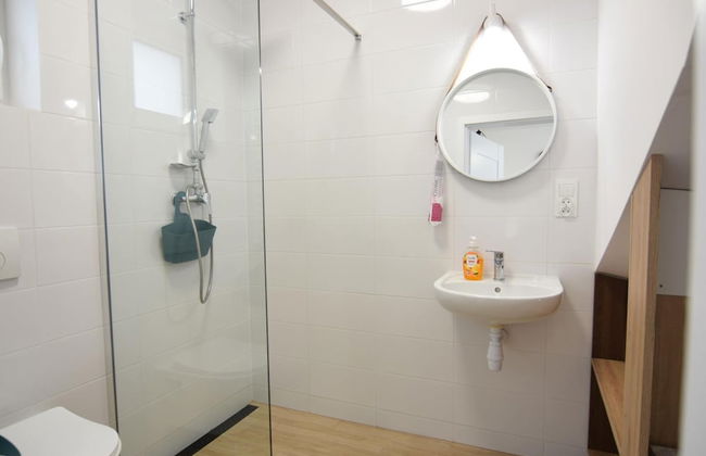 Cottage by Kiedrowickie Lake With Boat Access - Foto 5