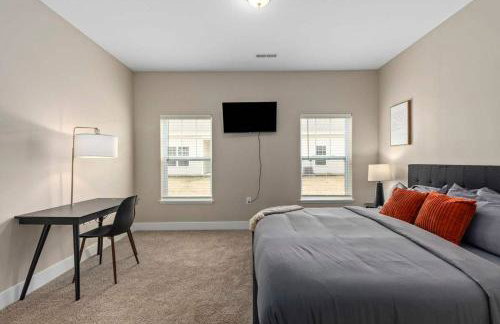 Modern 16BR 16BA Condos w Garage and Patio - Foto 30