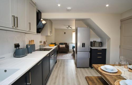 Spacious 4 Bed House Sleeps 6 Parking Garden in Loughborough - Foto 1