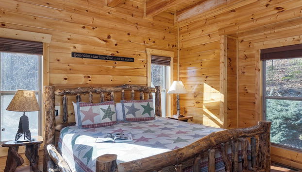 A View for All Seasons by Avantstay 12bdr w/ Game Room, Hot Tub, Movie Theater, Deck Views - Foto 2, Habitación