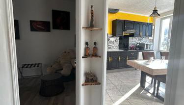 joli logement rénové vue sur Meuse Miss Africa - Foto 3