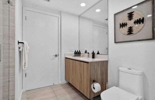 Biscayne Cove by Rove Travel - Condo with Balcony - Foto 19