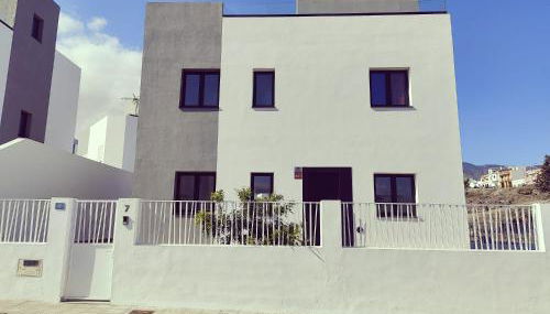 Villa de 4 dormitorios, moderna y nueva, con aire acondicionado, cerca del mar y playa - Casa Maravilla - Foto 3